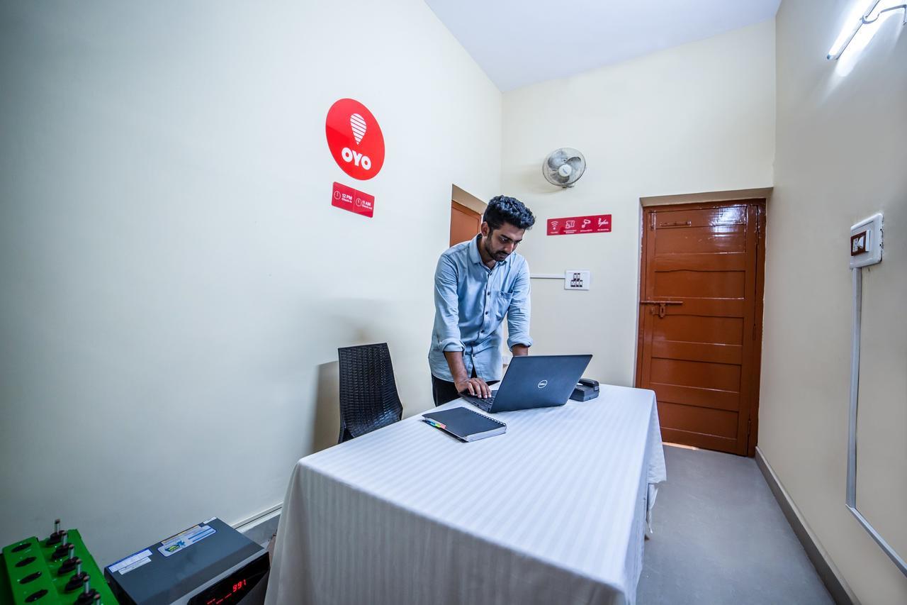 Oyo 13374 Vididhi Otel Visakhapatnam Dış mekan fotoğraf