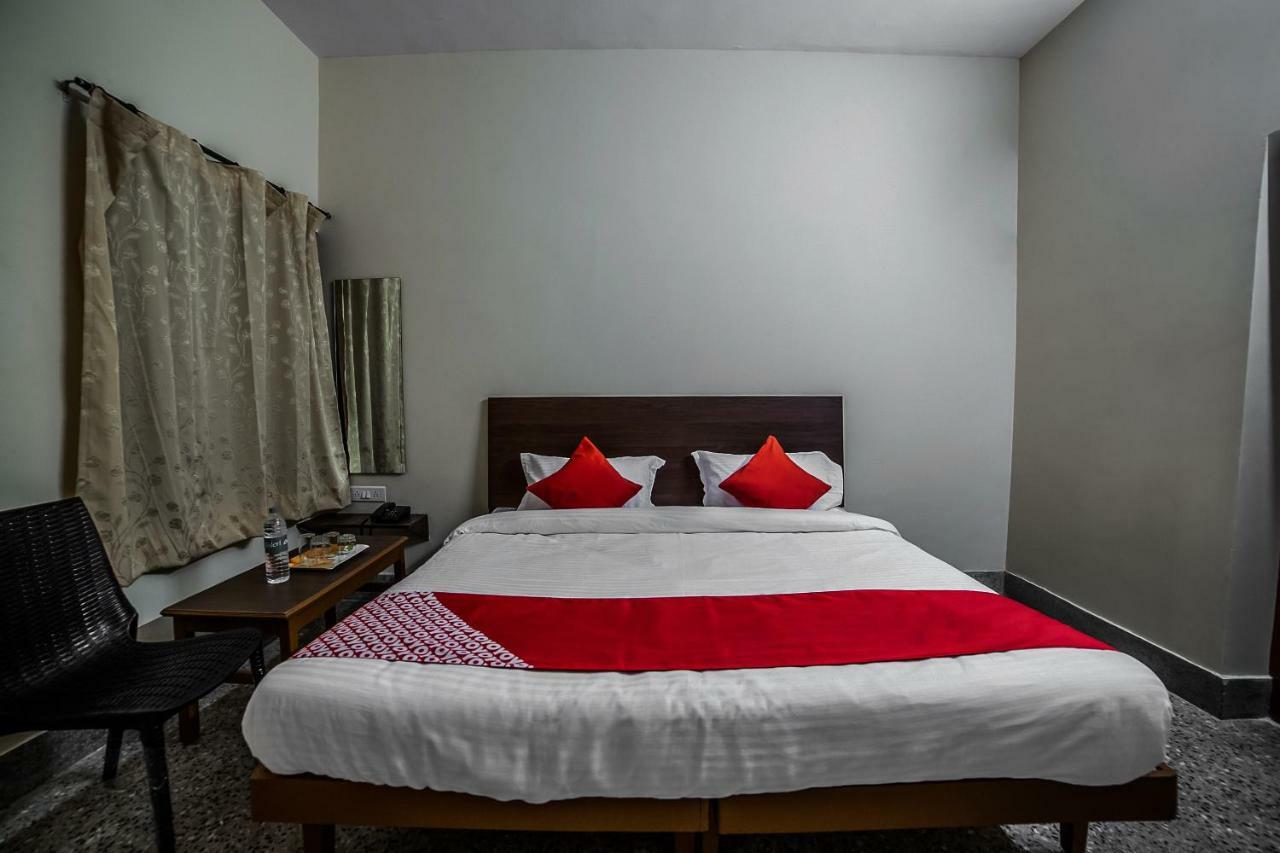 Oyo 13374 Vididhi Otel Visakhapatnam Dış mekan fotoğraf