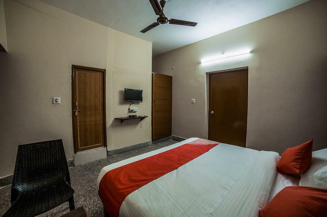 Oyo 13374 Vididhi Otel Visakhapatnam Dış mekan fotoğraf