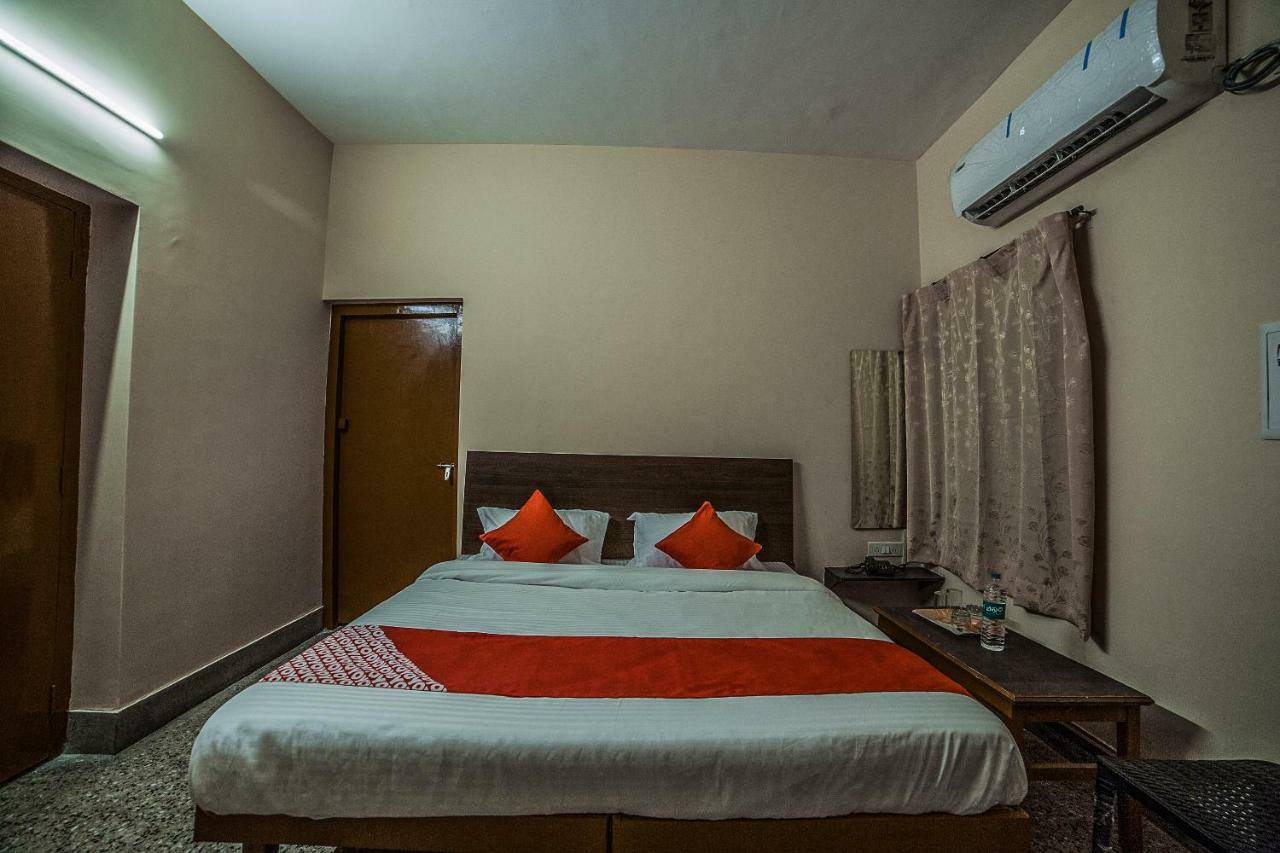 Oyo 13374 Vididhi Otel Visakhapatnam Dış mekan fotoğraf
